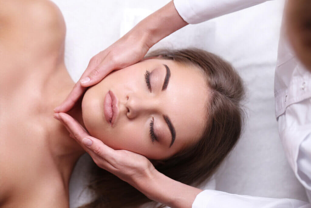 Face lift massage Machka Dubai